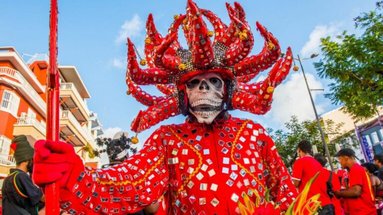 Tribune Diables Rouges La Tradition des Diables Rouges - BEL RADIO